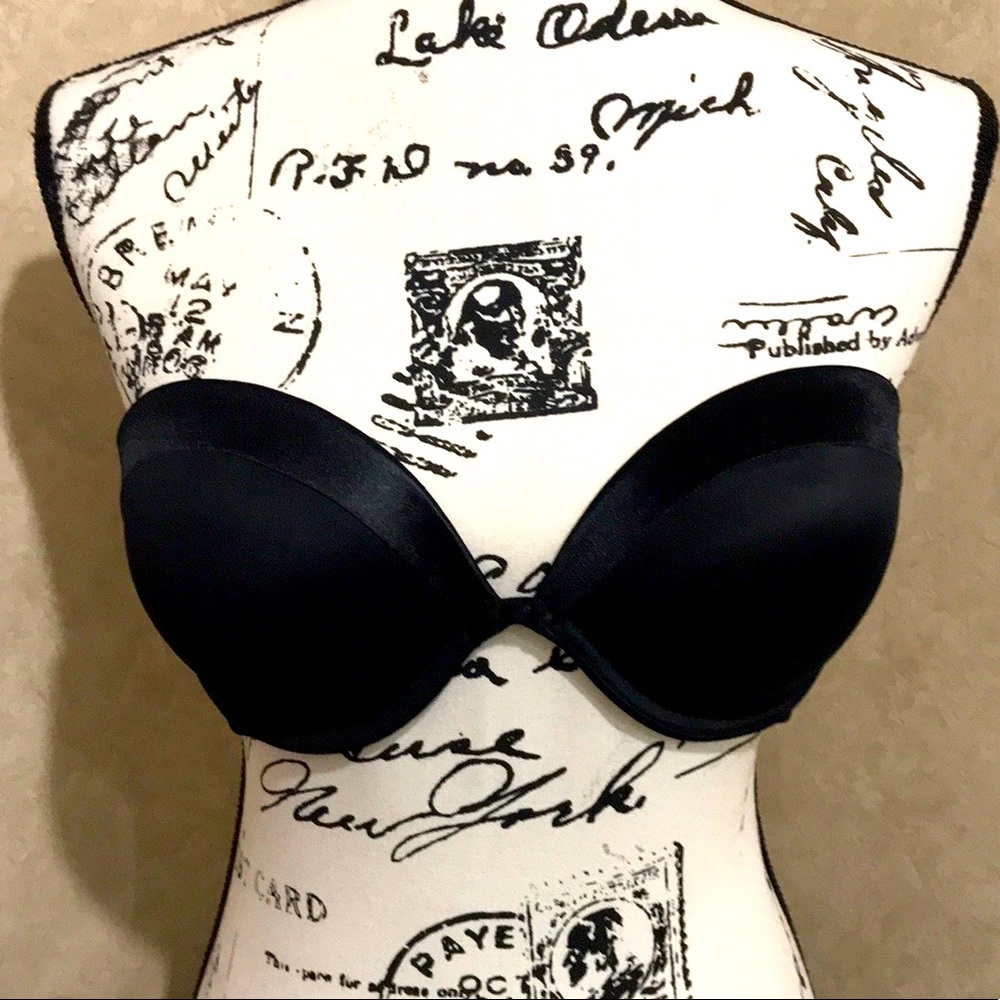 Self Expressions by Maidenform black strapless bra